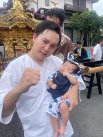 お祭りbaby、パパとポーズ!!