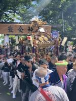 神輿に後光がさす