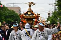 導人、陣頭に立つ